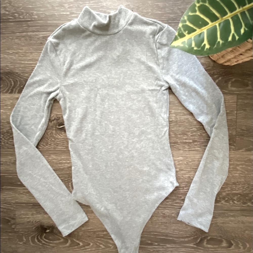 JUST POLLY
Juniors' Cozy Mock Neck Bodysuit In Grey